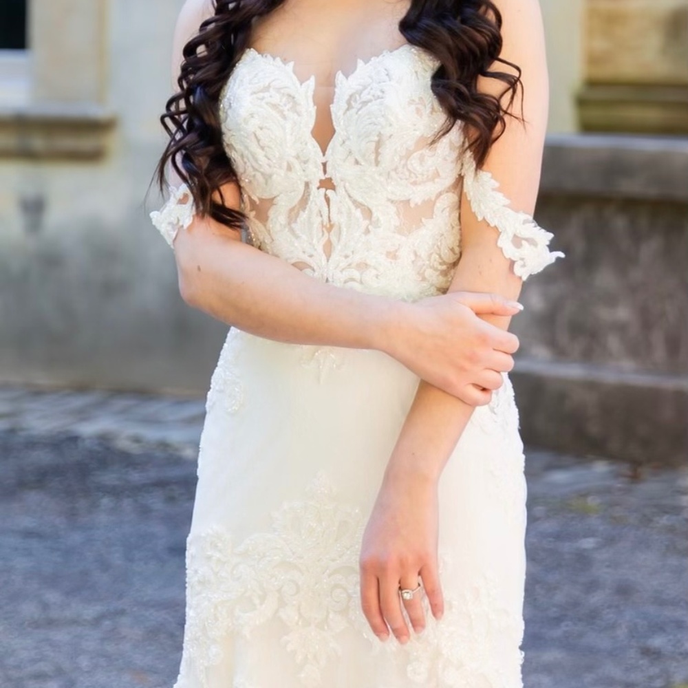 Martina Liana Mermaid style wedding dress Size 4